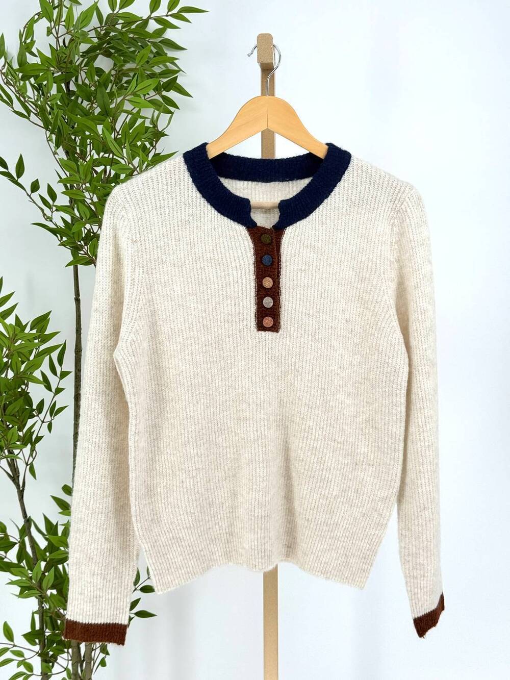 NEW STACCATO women's plot twist button sweater in oatmeal